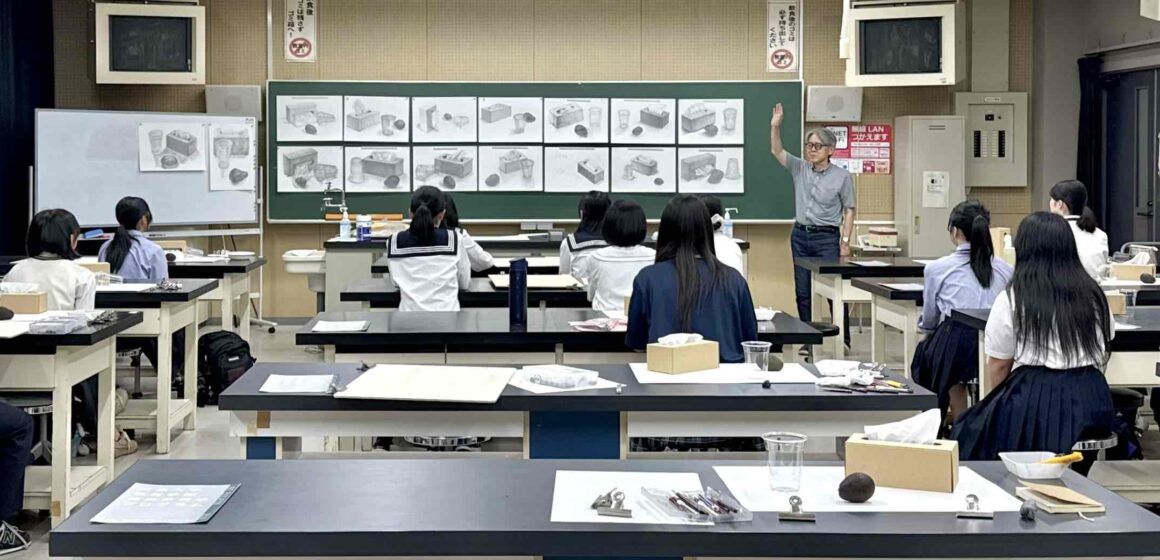 高校生向け講座：デッサン入門のようす